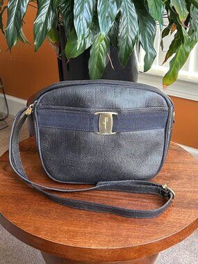 SALVATORE FERRAGAMO Vara Ribbon Leather Shoulder Bag